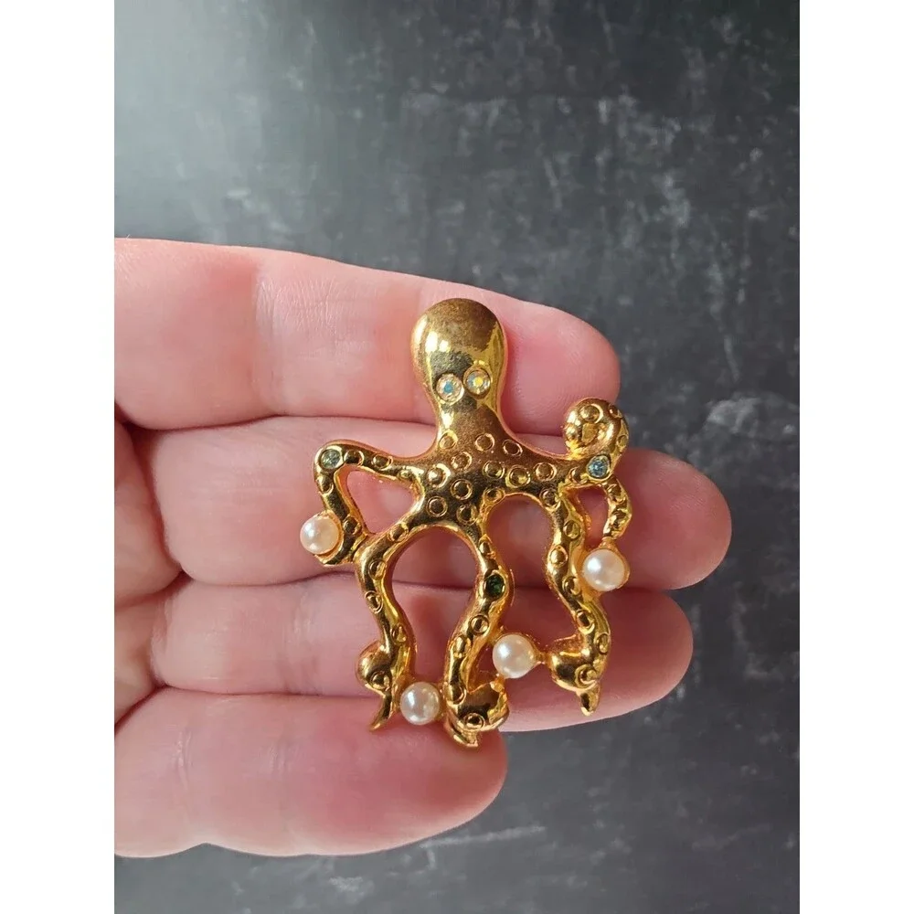Avon Octopus Faux Pearl And Rhinestone Gold Tone Metal Pin Vintage READ